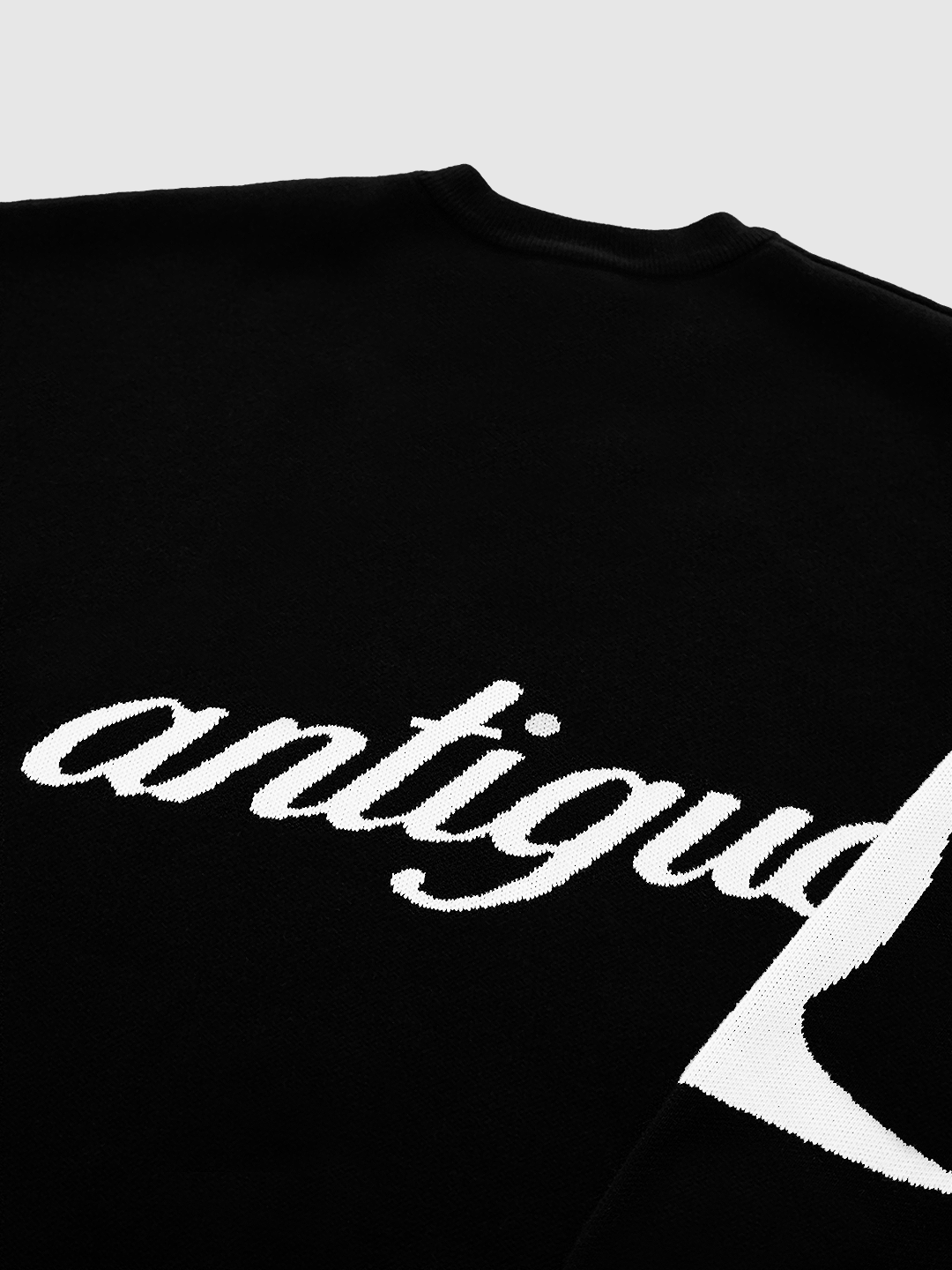 Antiguo Ember Script Pullover